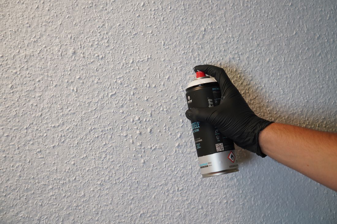 Gotelé en Spray para perfectos repasos y parches en paredes
